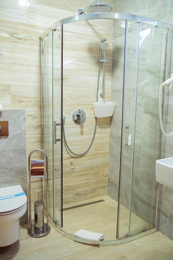 Grand Christer Hotel Киев Екстериор снимка