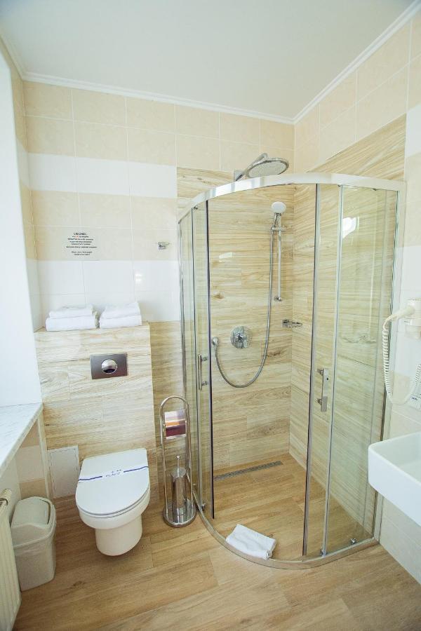 Grand Christer Hotel Киев Екстериор снимка