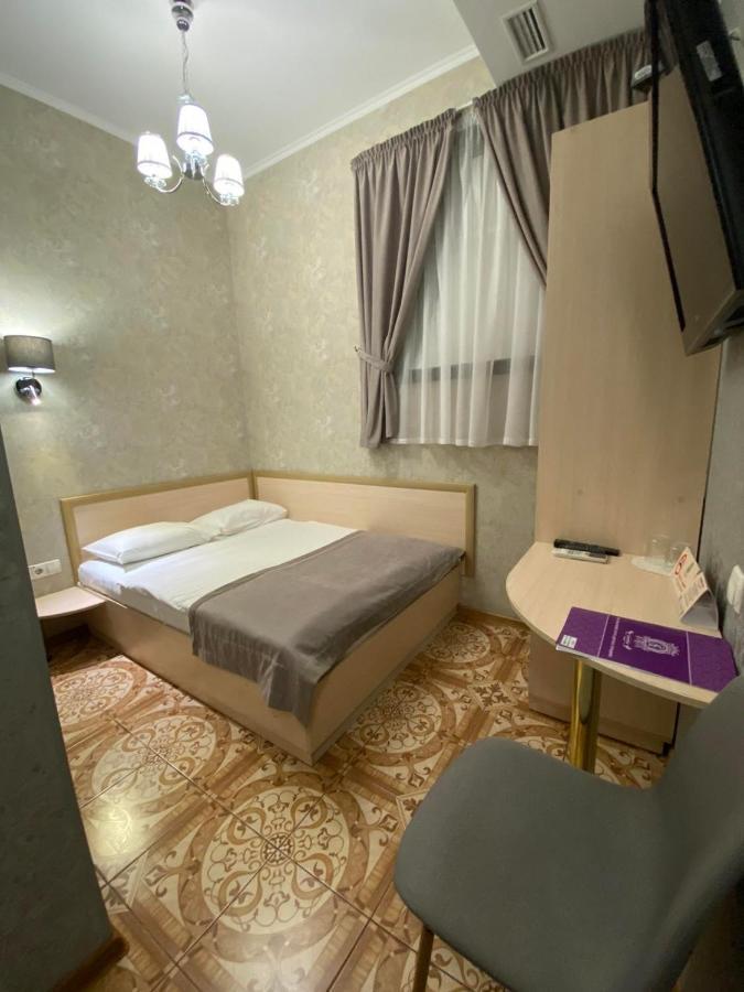 Grand Christer Hotel Киев Екстериор снимка