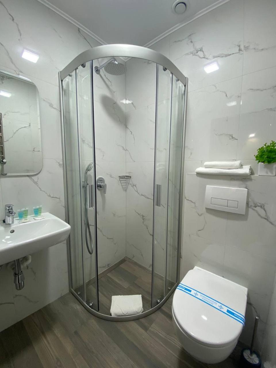 Grand Christer Hotel Киев Екстериор снимка