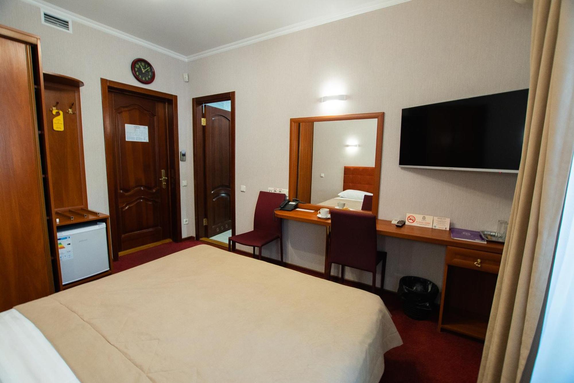 Grand Christer Hotel Киев Стая снимка