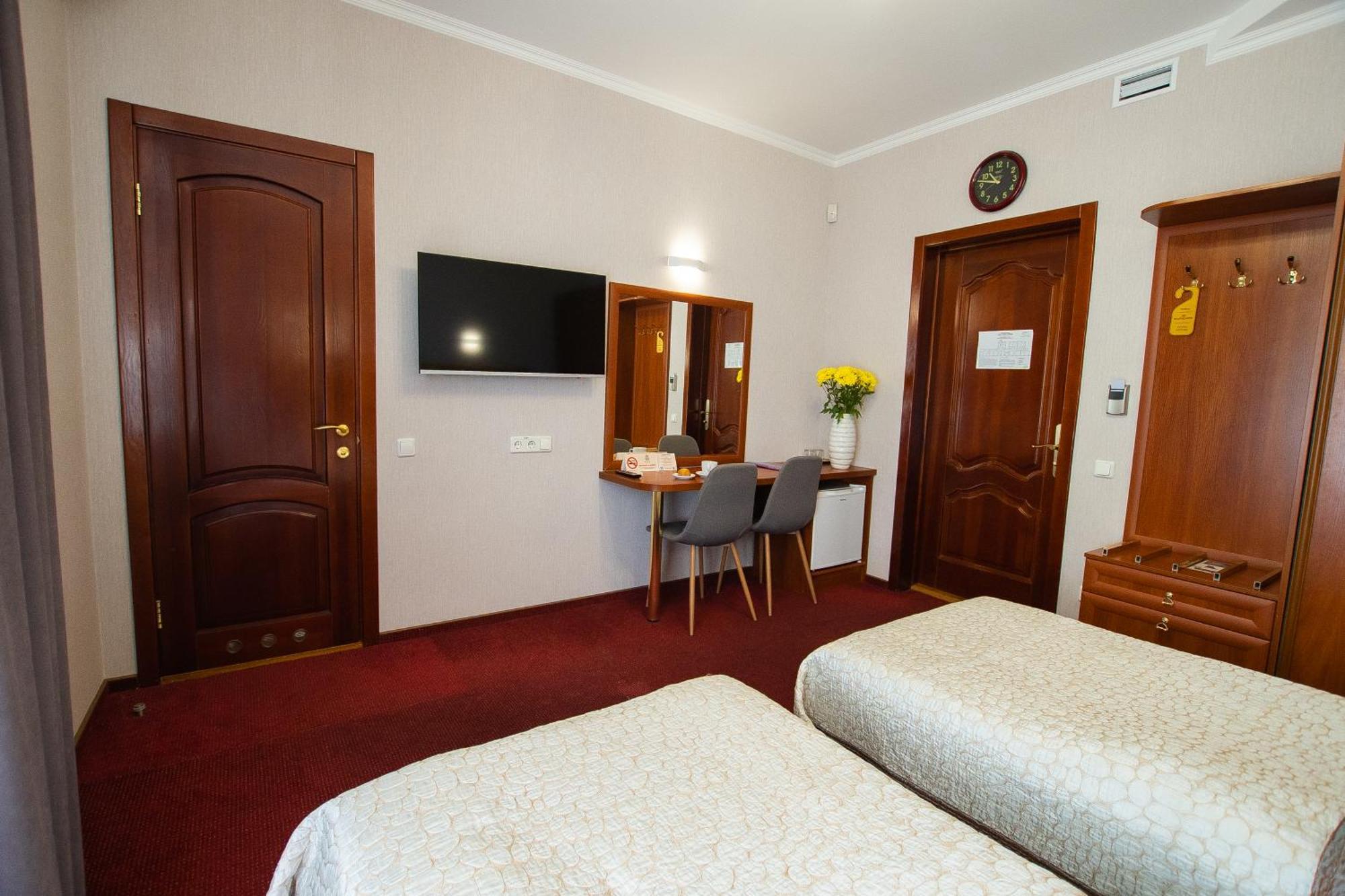 Grand Christer Hotel Киев Стая снимка