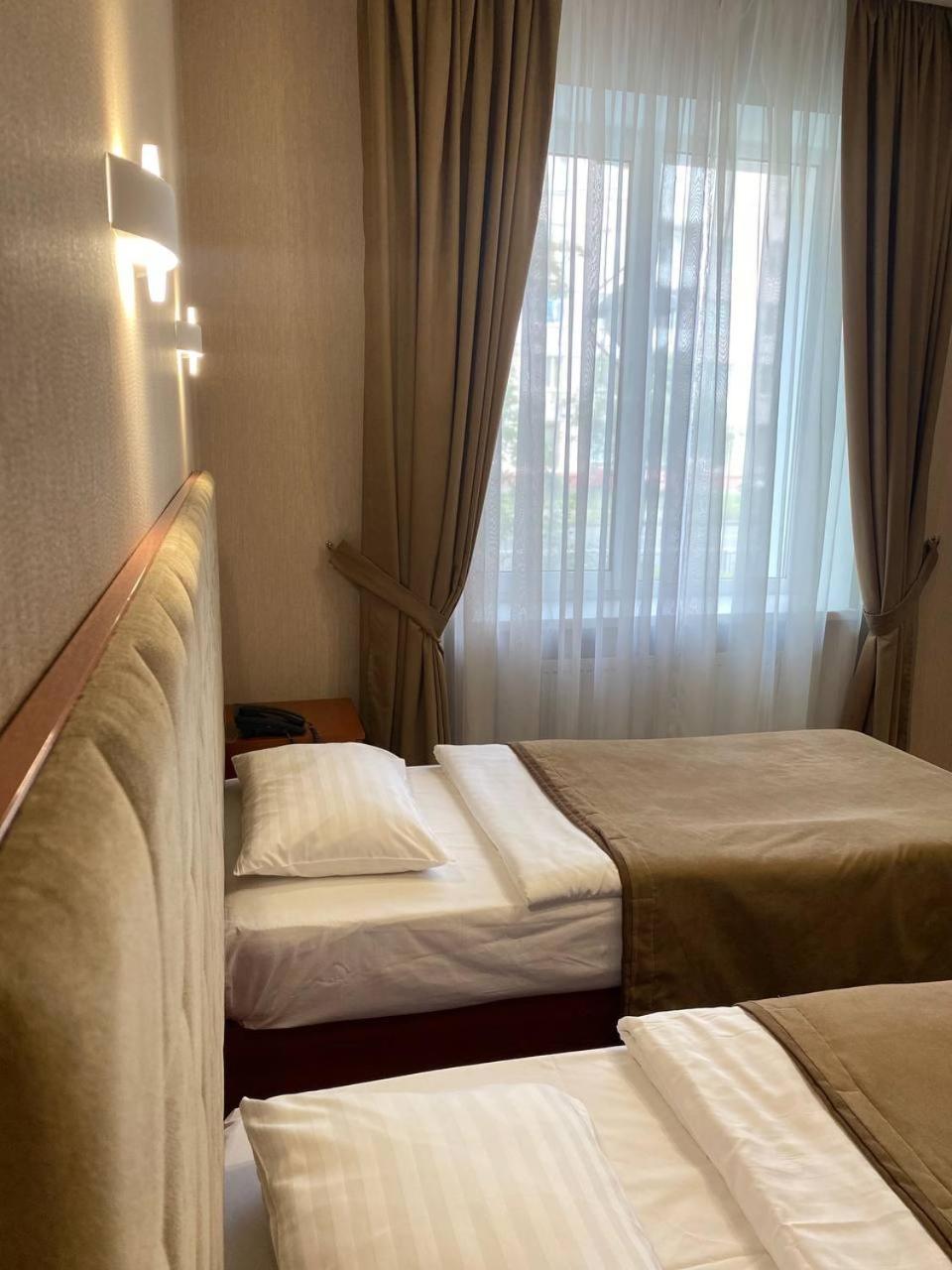 Grand Christer Hotel Киев Екстериор снимка