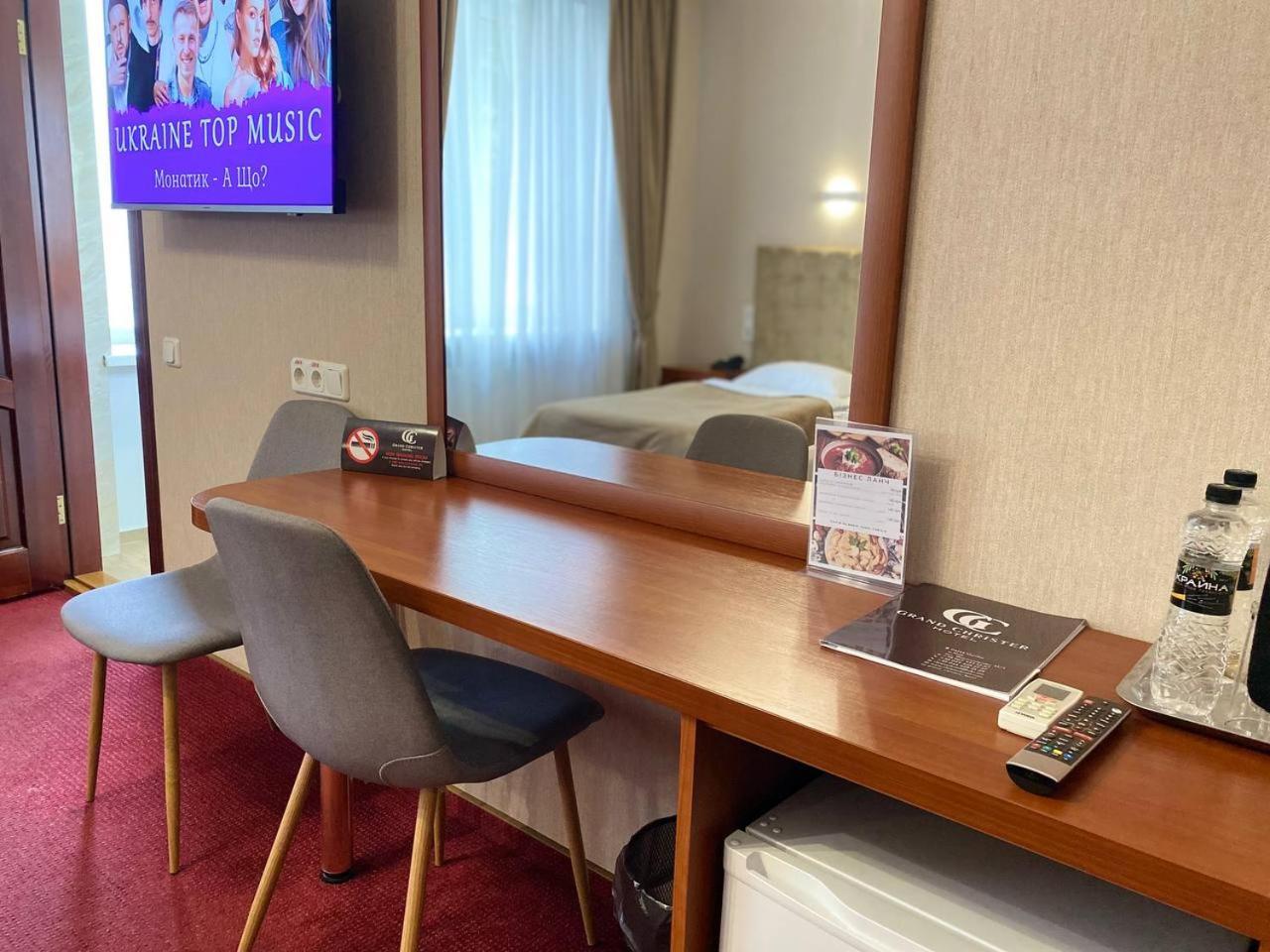 Grand Christer Hotel Киев Екстериор снимка