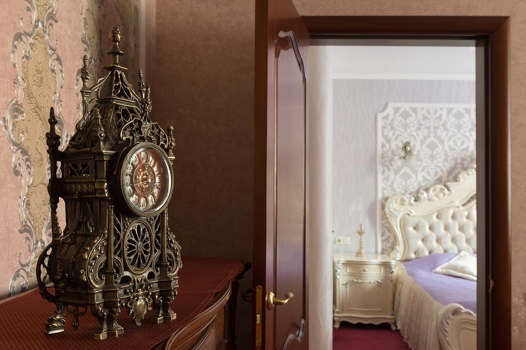 Grand Christer Hotel Киев Екстериор снимка